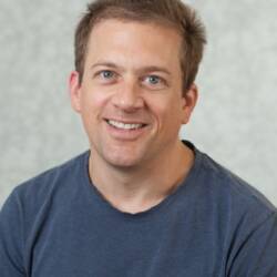 Professor Luke Galen won the Outstanding Faculty Member Award